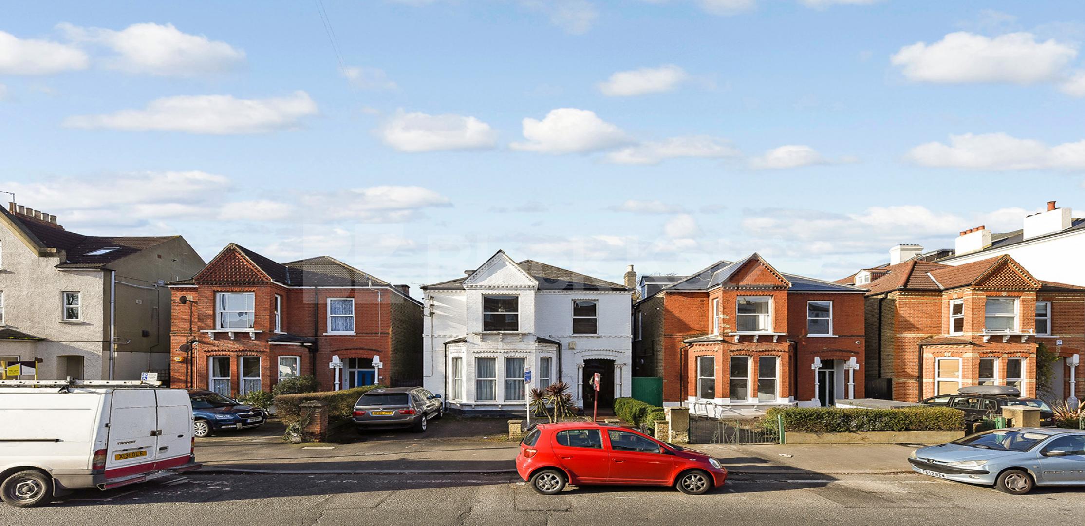 			NEW INSTRUCTION , 2 Bedroom, 1 bath, 1 reception Apartment			 Rosendale Road, West Dulwich